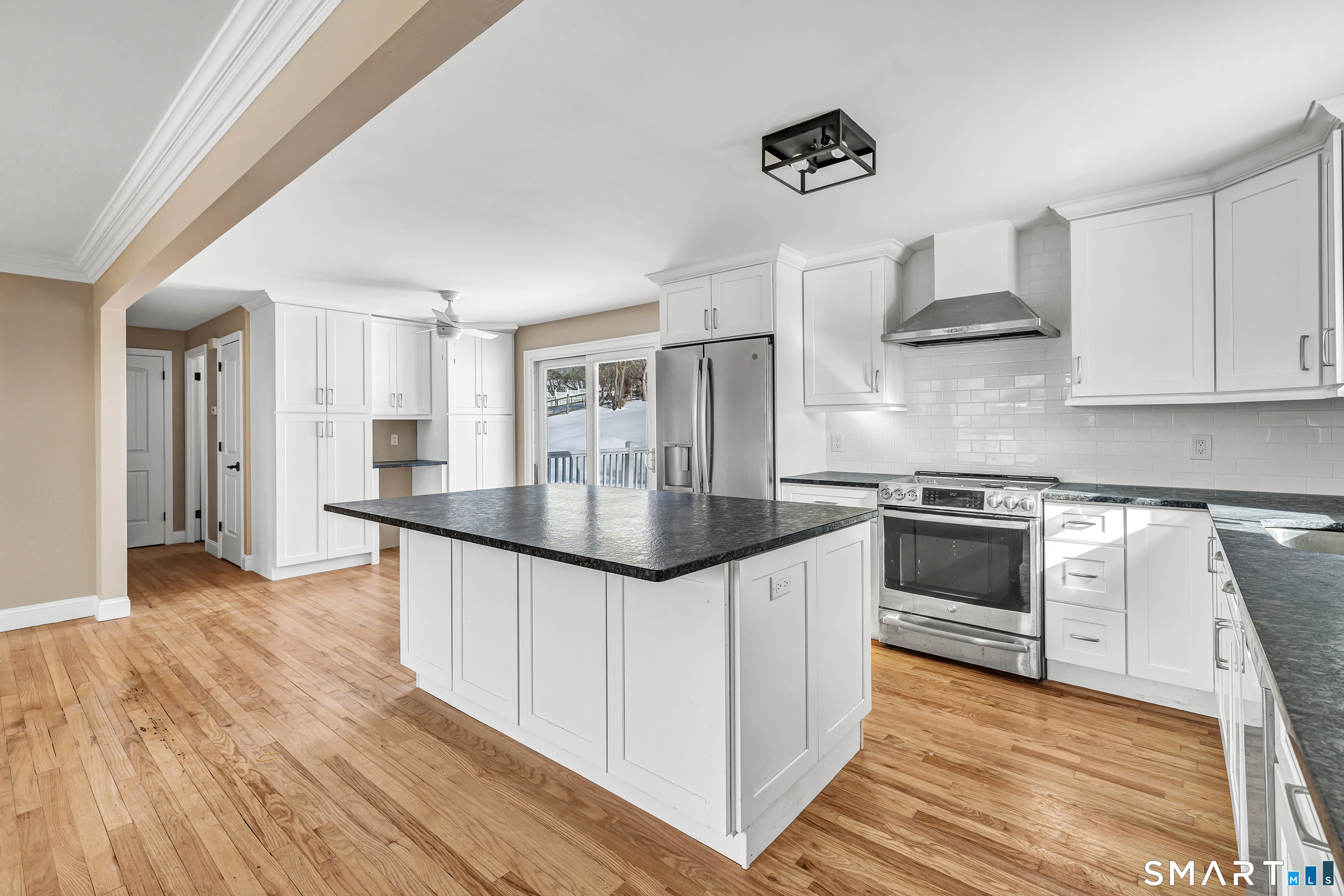 139 Walnut Tree Hill Road Shelton, CT 06484 - Photo 5 of 25