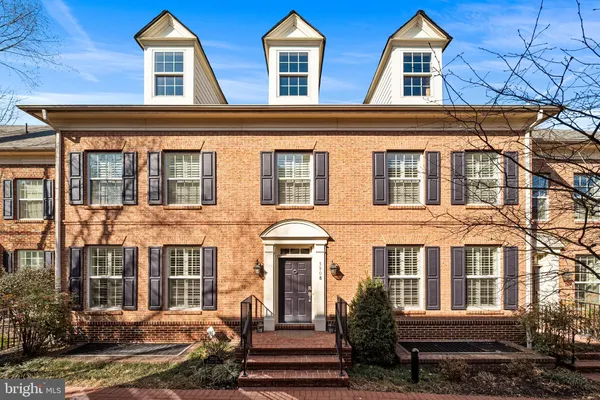 $929,900 | 3908 Madison Mews, Fairfax, VA 22030