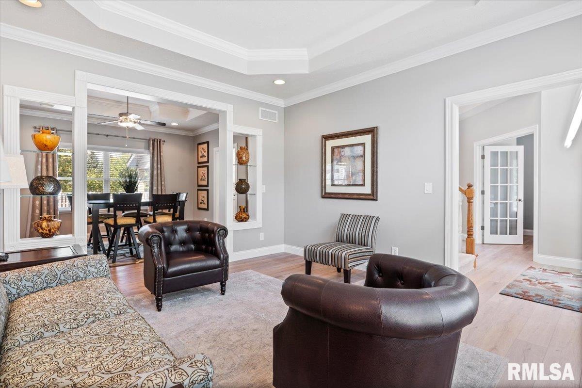 2705 Dickens Drive Springfield, IL 62711 - Photo 11 of 68