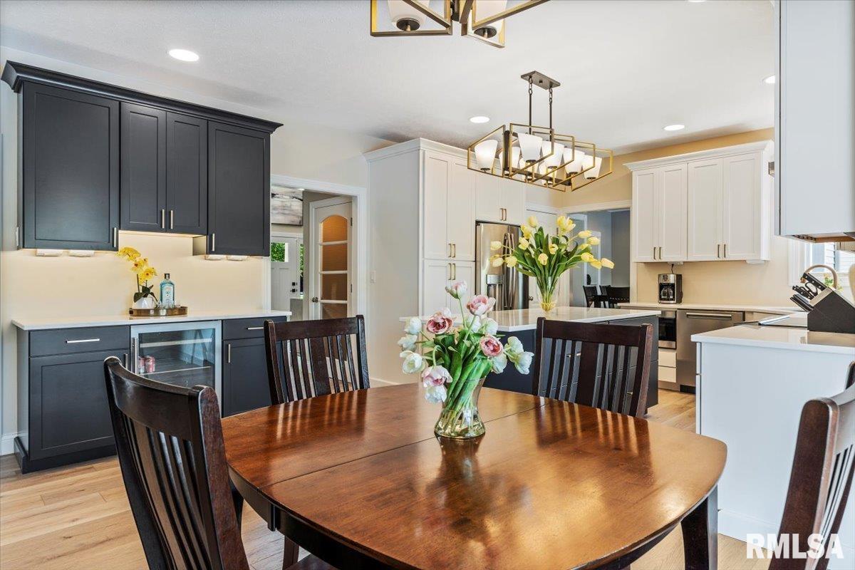 2705 Dickens Drive Springfield, IL 62711 - Photo 15 of 68