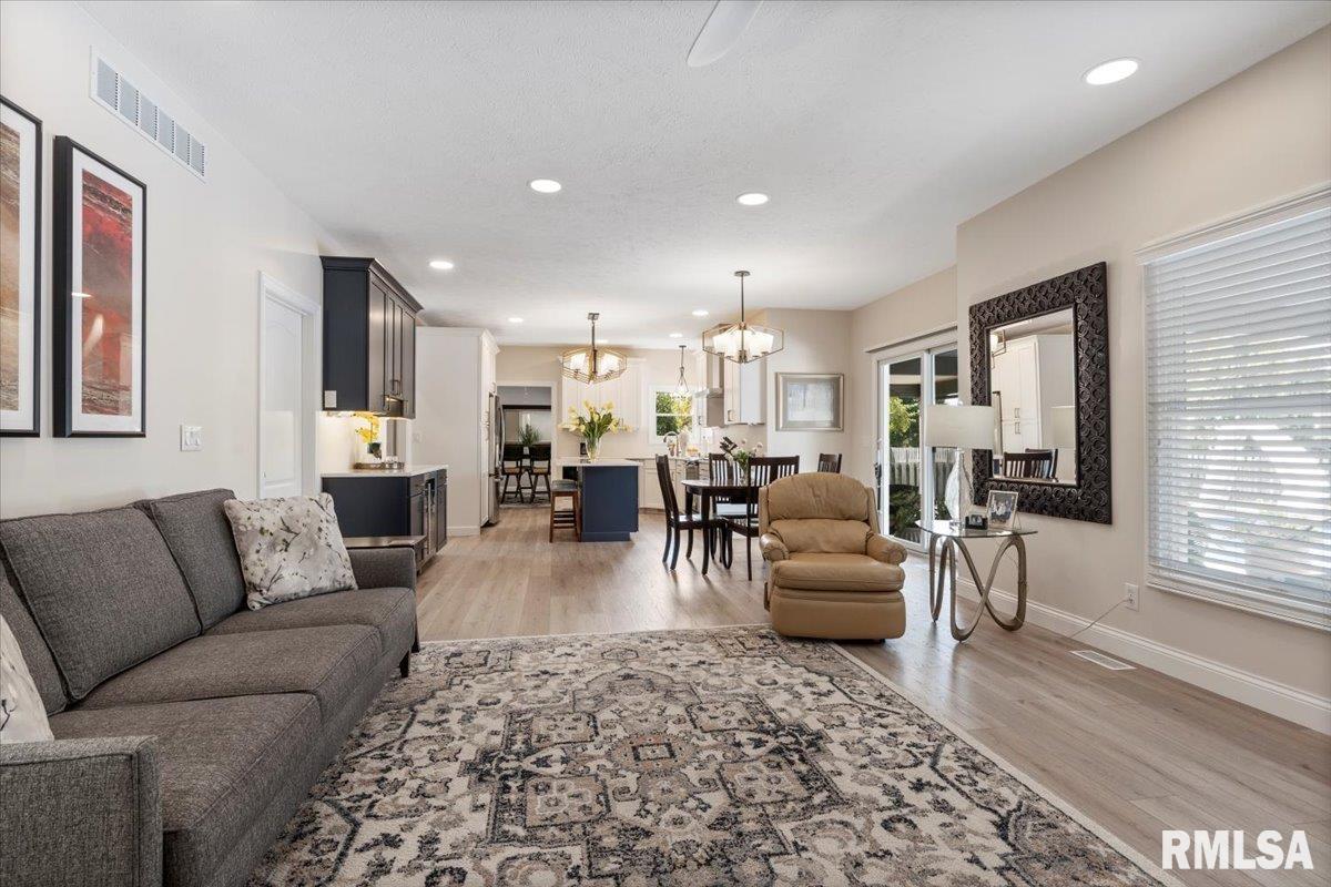 2705 Dickens Drive Springfield, IL 62711 - Photo 23 of 68