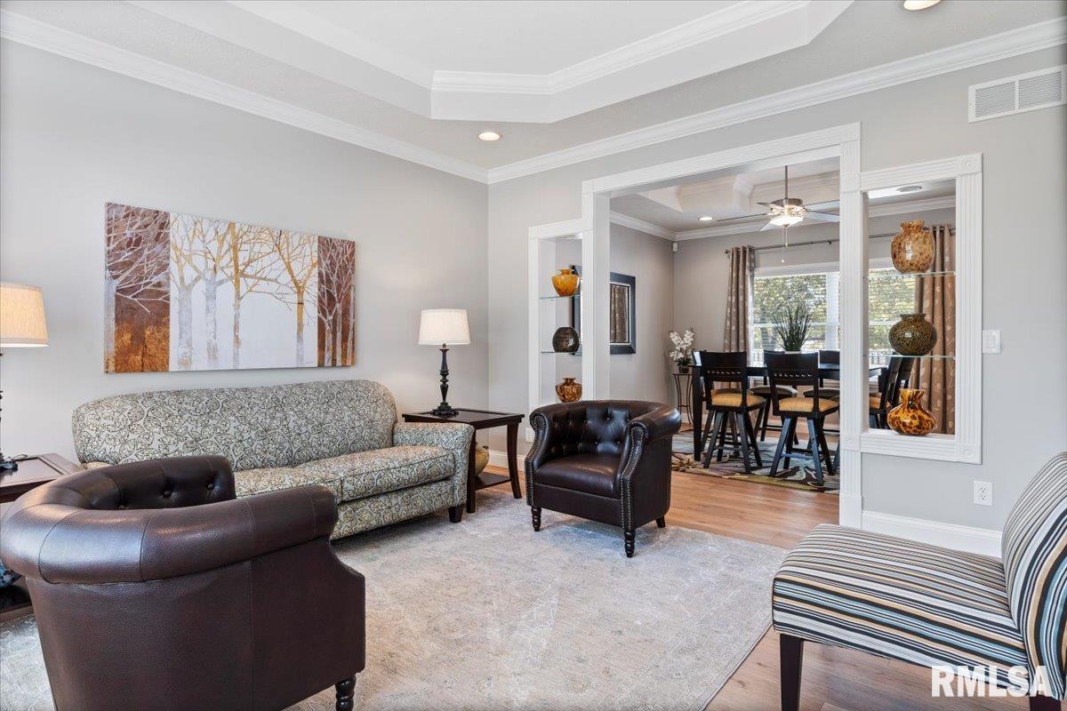 2705 Dickens Drive Springfield, IL 62711 - Photo 10 of 68