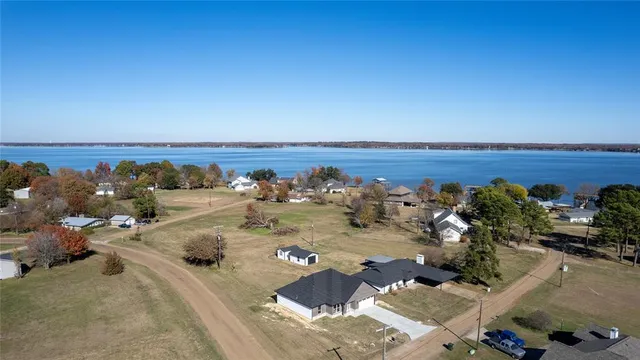 $290,000 | 101 Baker B Ranch Road, Trinidad, TX 75163