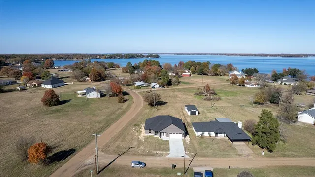 $290,000 | 101 Baker B Ranch Road, Trinidad, TX 75163