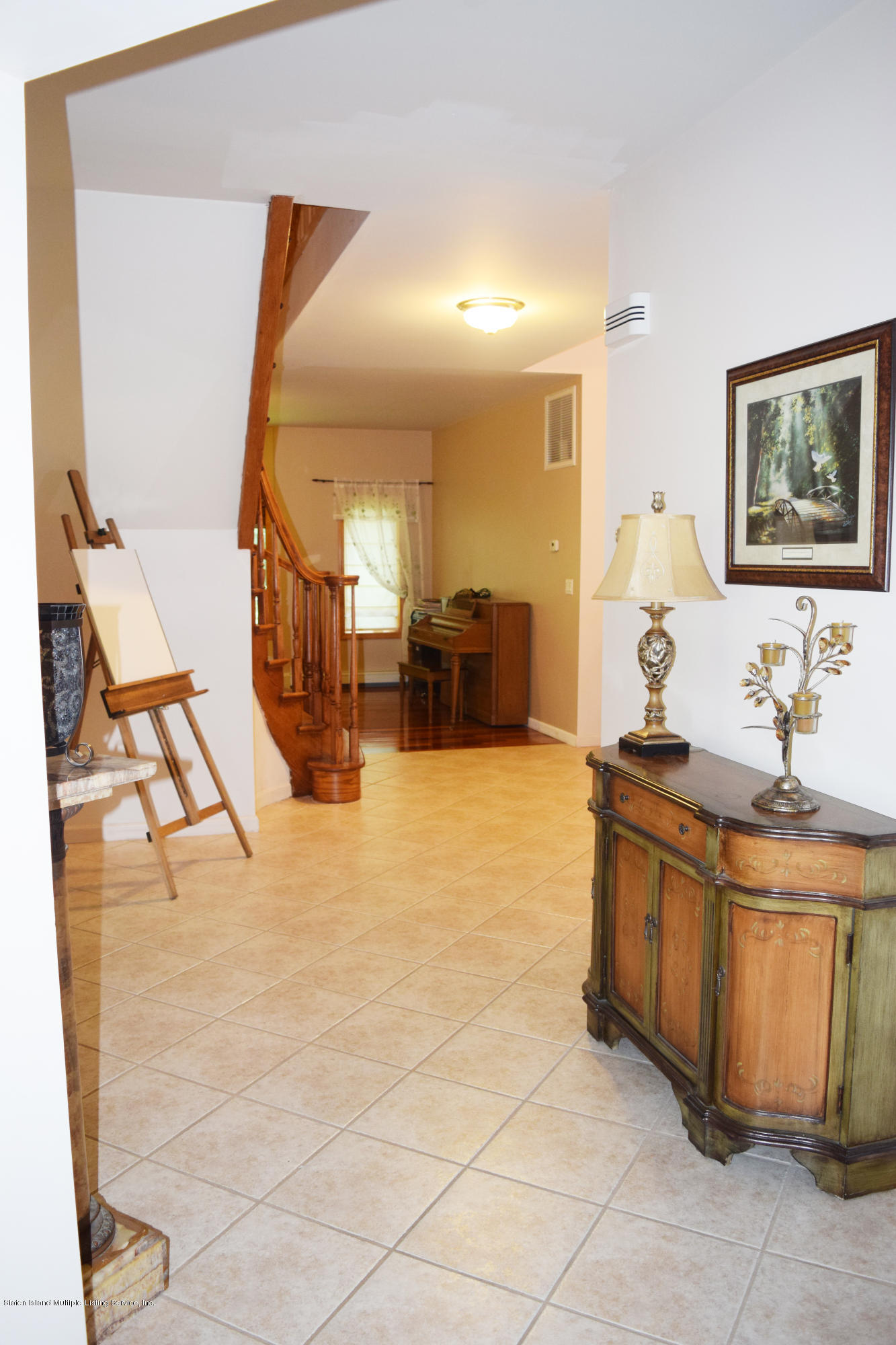 337 St George Road Staten Island, NY 10306 - Photo 6 of 20 Entry Hall