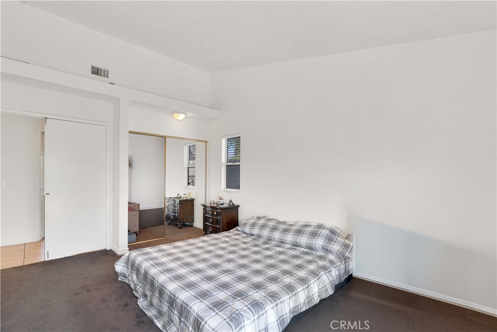 661 North Larch Avenue Rialto, CA 92376 - Photo 11 of 15