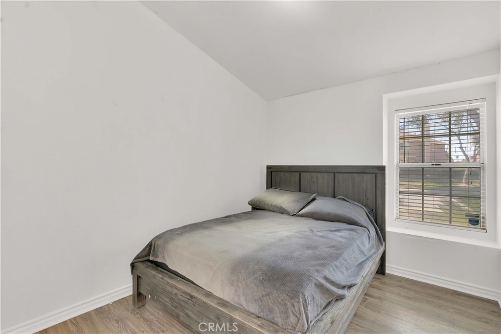 661 North Larch Avenue Rialto, CA 92376 - Photo 8 of 15