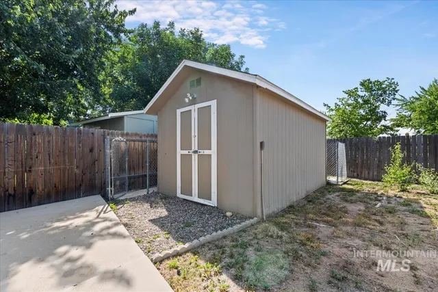 $410,000 | 931 North Maple Creek Avenue, Meridian, ID 83642