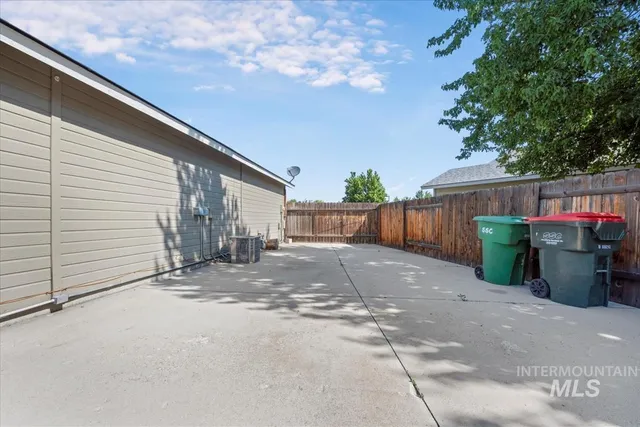 $410,000 | 931 North Maple Creek Avenue, Meridian, ID 83642