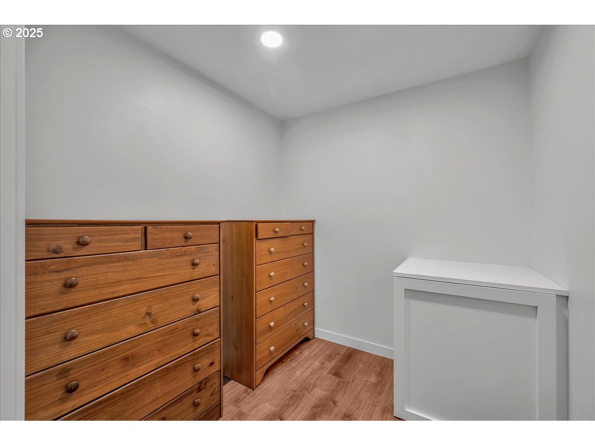 19448 Southwest Scholls Ferry Road Beaverton, OR 97007 - Photo 37 of 45 a view of a dresser