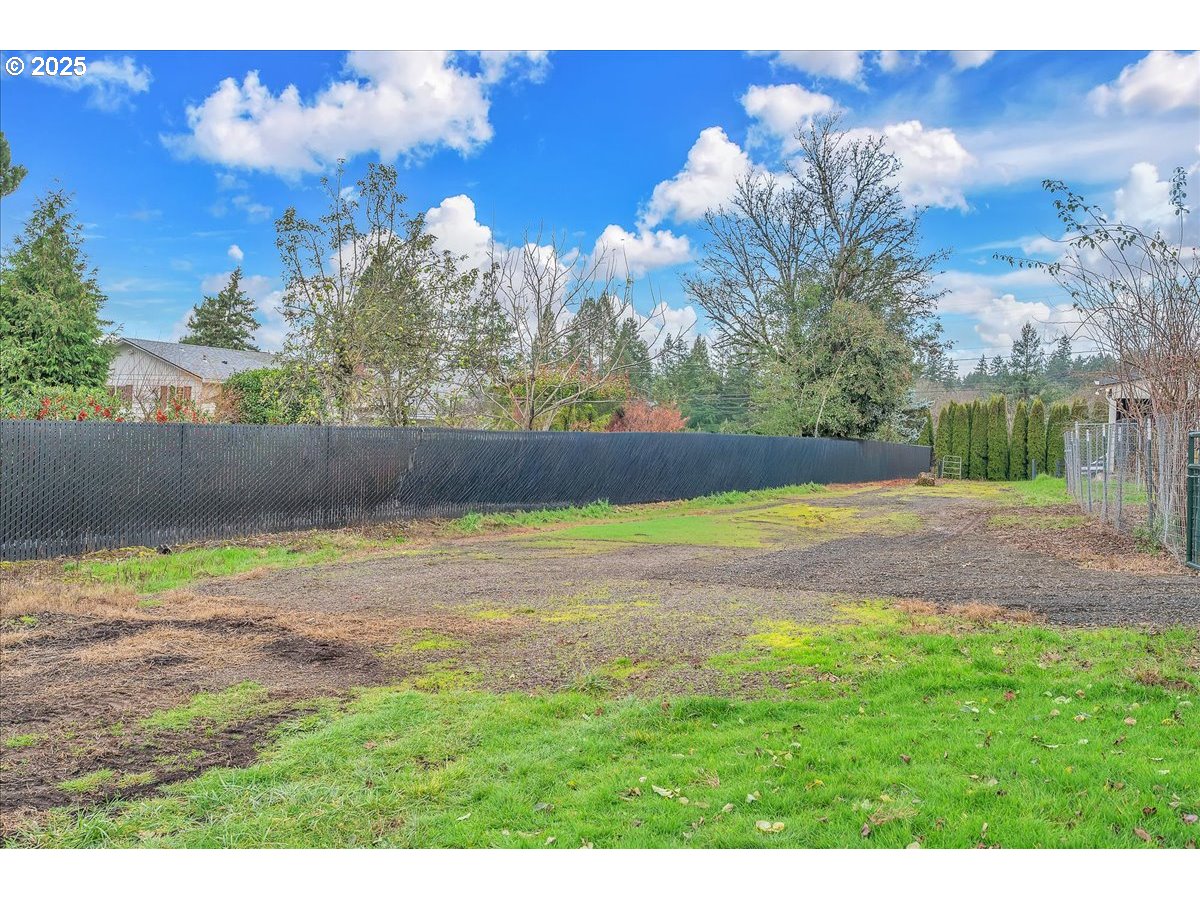 19448 Southwest Scholls Ferry Road Beaverton, OR 97007 - Photo 42 of 45 a view of backyard with green space