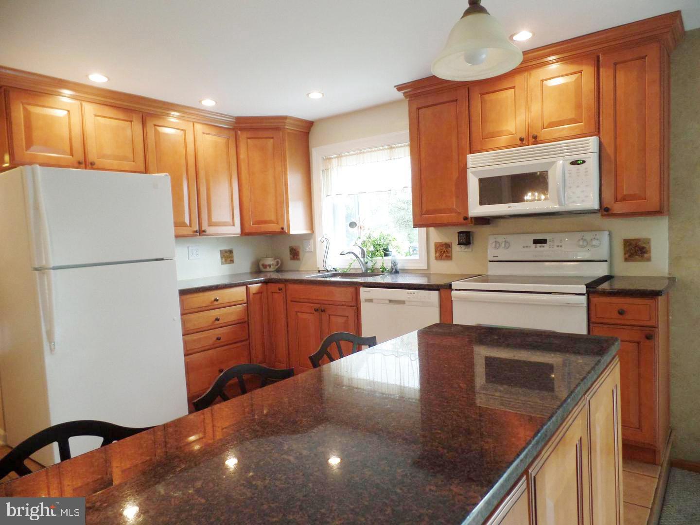 174 Twining Ford Road Richboro, PA 18954 - Photo 8 of 22 Kitchen with granite countertops