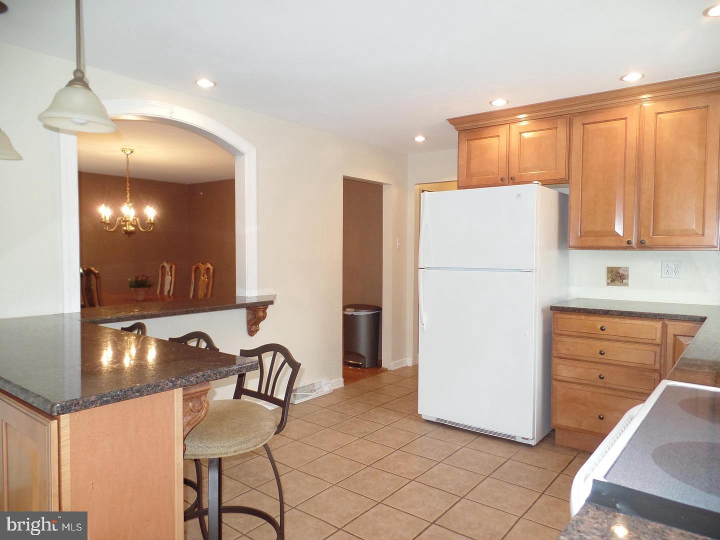 174 Twining Ford Road Richboro, PA 18954 - Photo 9 of 22 Kitchen opens to Family Room