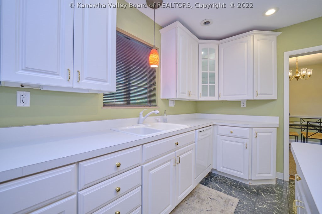 821 Spring Road Charleston, WV 25314 - Photo 17 of 33 Gallery Image 17