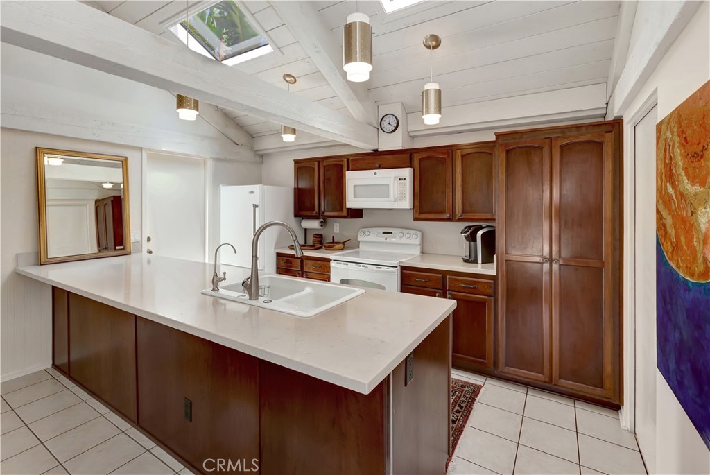 23656 Tampico Dana Point, CA 92629 - Photo 4 of 31