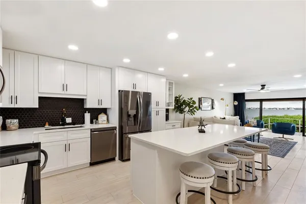 $3,700 | 3887 Catalina Drive, Bradenton, FL 34210