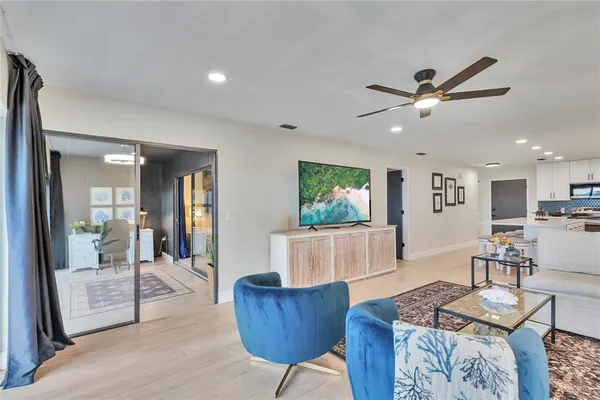 $3,700 | 3887 Catalina Drive, Bradenton, FL 34210