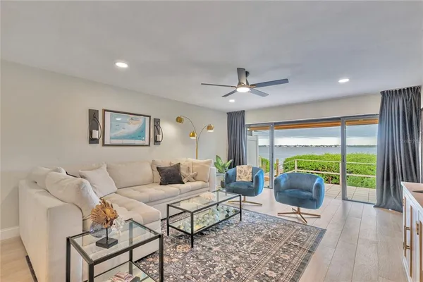 $3,700 | 3887 Catalina Drive, Bradenton, FL 34210