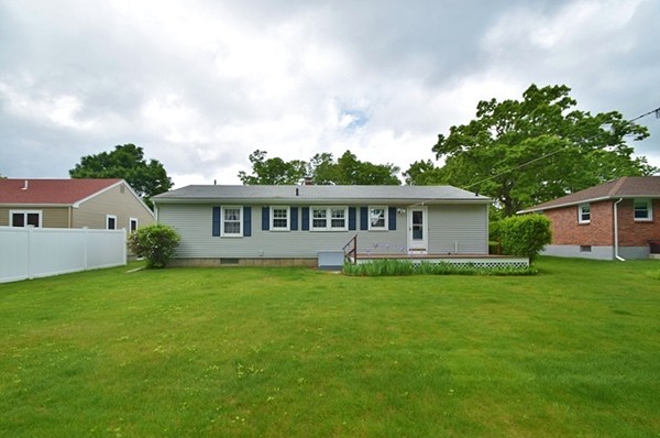 29 Ferncroft Road Shrewsbury, MA 01545 - Photo 16 of 17 Gallery Image 16