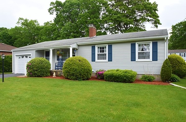 29 Ferncroft Road Shrewsbury, MA 01545 - Photo 2 of 17 Gallery Image 2