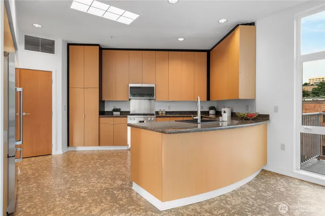 $1,399,999 | 303 East Pike Street, Unit PH1, Seattle, WA 98122