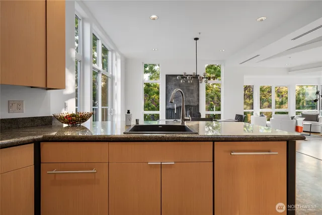 $1,399,999 | 303 East Pike Street, Unit PH1, Seattle, WA 98122