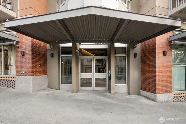 $1,399,999 | 303 East Pike Street, Unit PH1, Seattle, WA 98122