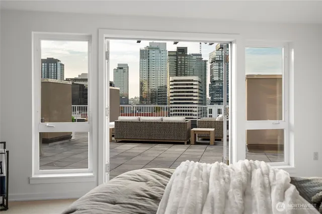 $1,399,999 | 303 East Pike Street, Unit PH1, Seattle, WA 98122