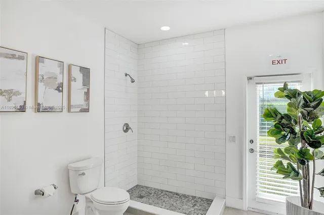 $2,480,000 | 11400 Northwest 7th Street, Plantation, FL 33325