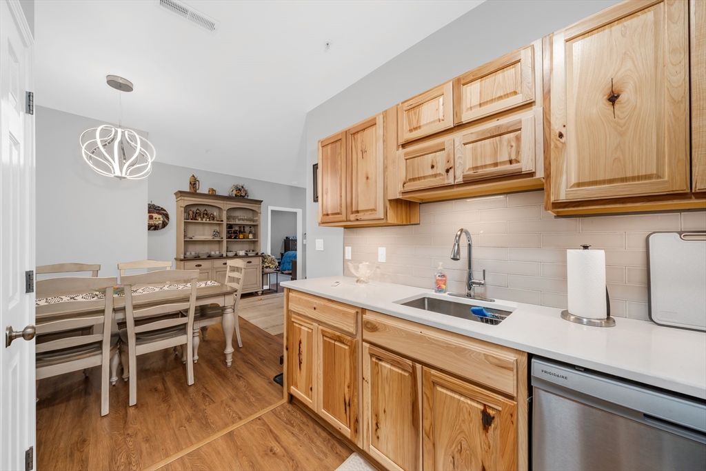 23 Hampshire Road, Unit 112 Methuen, MA 01844 - Photo 8 of 26 Gallery Image 8