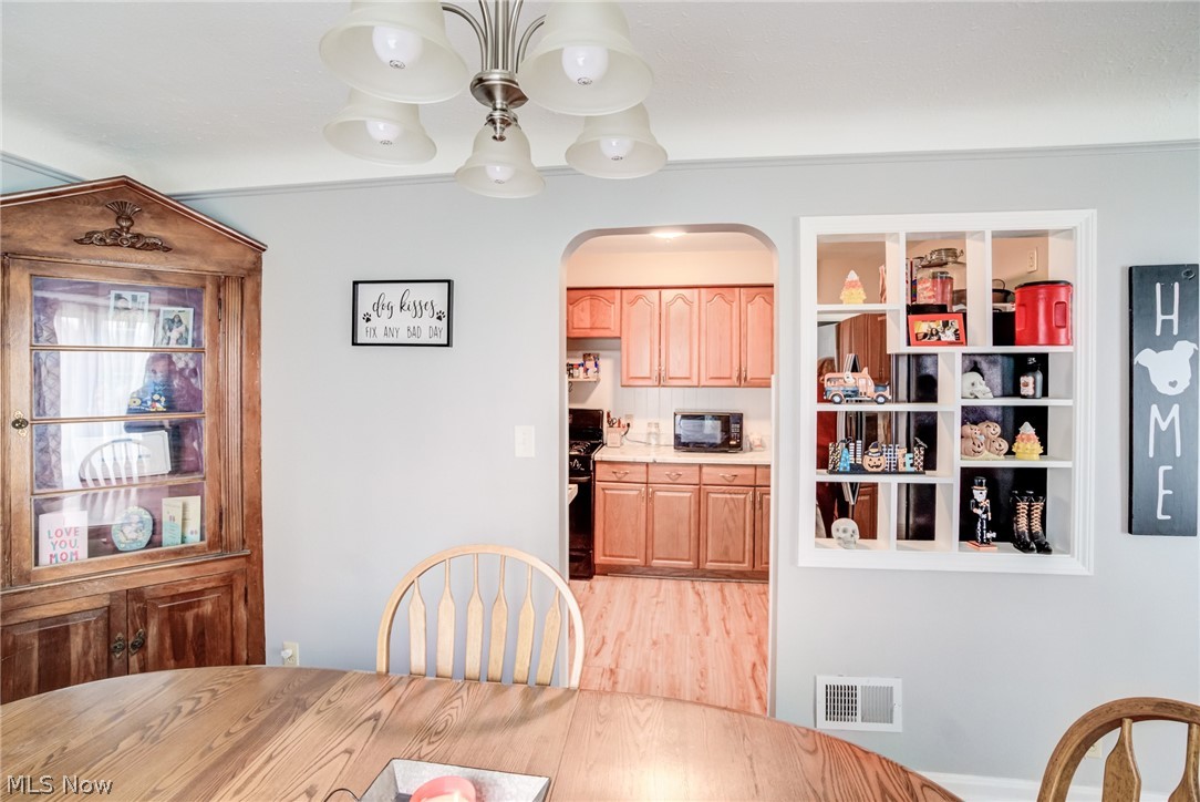 6315 Snow Road Cleveland, OH 44129 - Photo 9 of 28