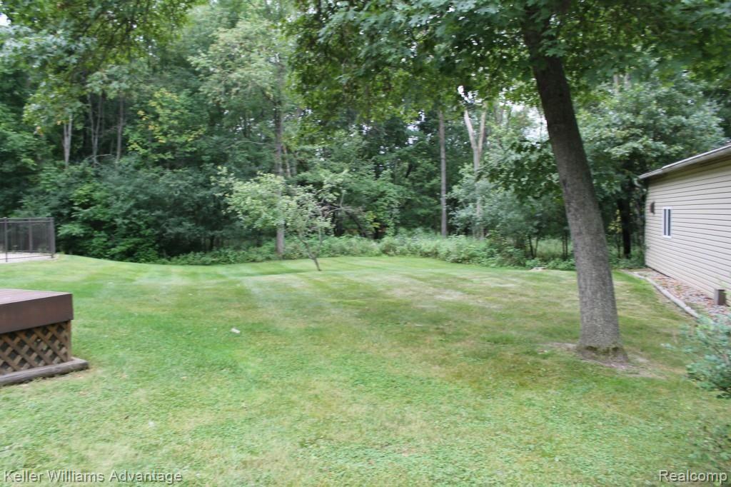 10836 Seitz Road Brighton, MI 48114 - Photo 9 of 10 IMG_1593.jpg