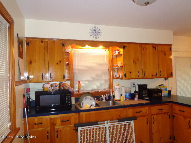 8009 Rory Way Louisville, KY 40219 - Photo 15 of 24 kitchen