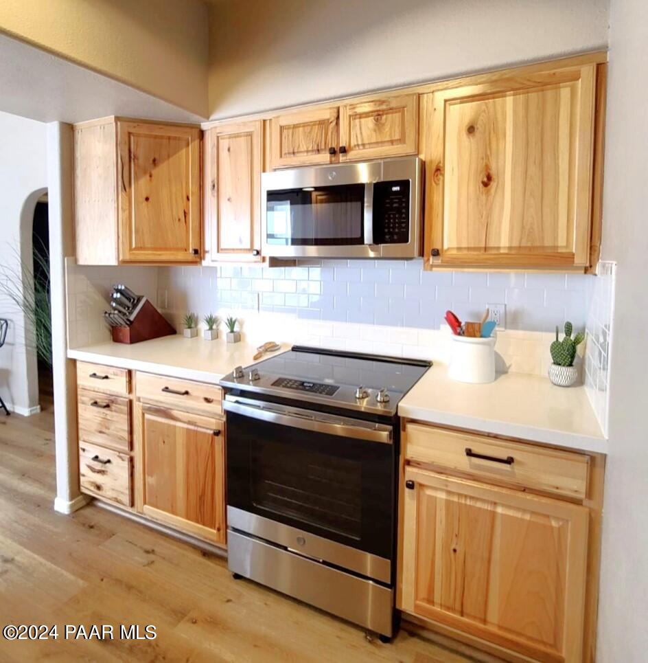 739 Ruth Street Prescott, AZ 86301 - Photo 3 of 33 7 - Kitchen Stove-Microwave Wall