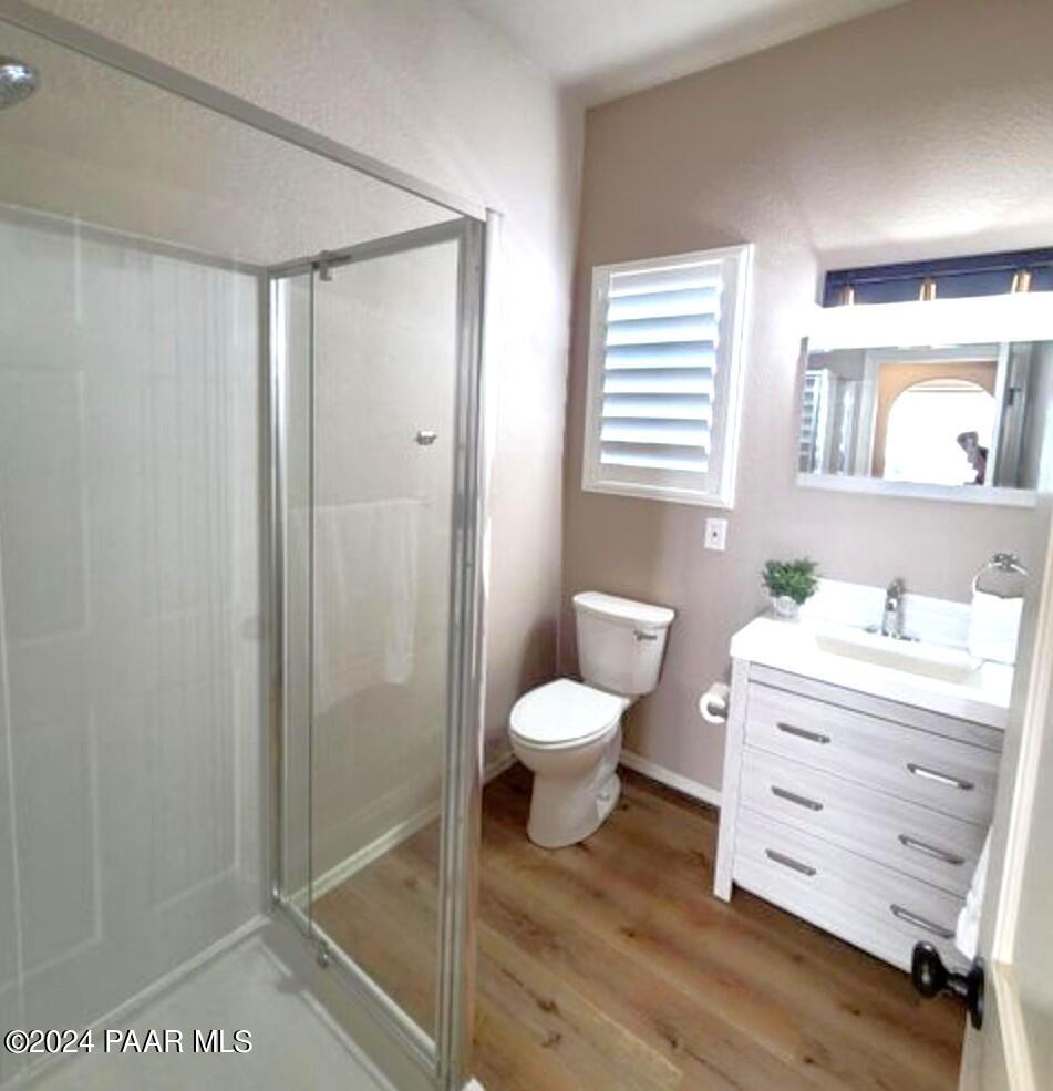 739 Ruth Street Prescott, AZ 86301 - Photo 7 of 33 17 - Hall Bathroom