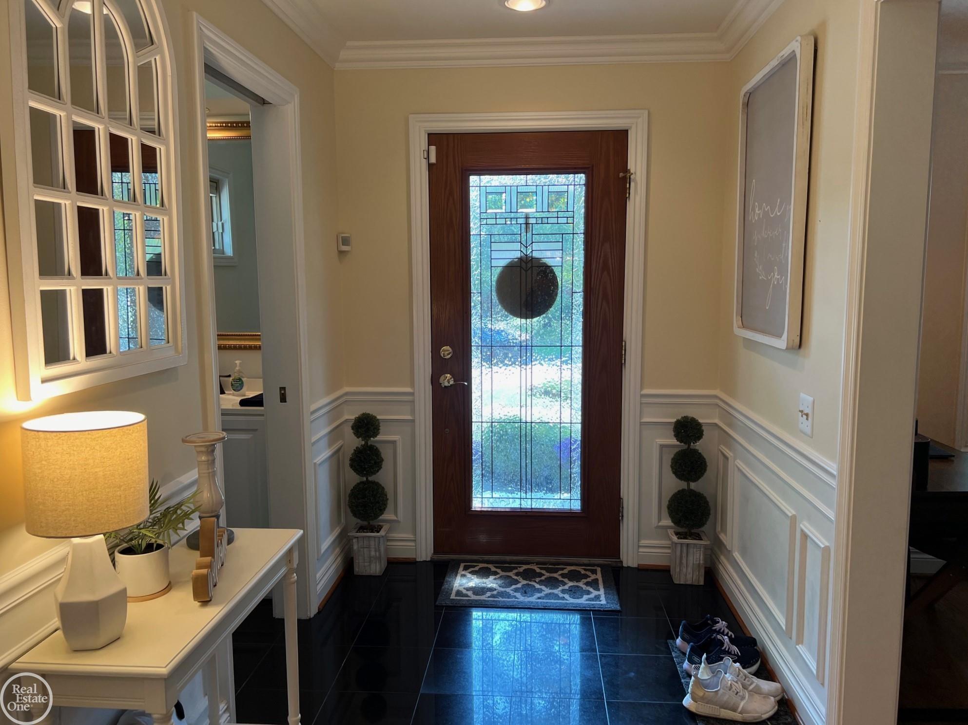 1870 Prestwick Road Grosse Pointe Woods, MI 48236 - Photo 15 of 66