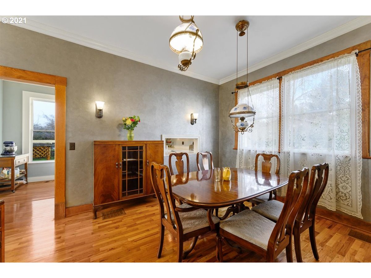 717 Southwest Levens Street Dallas, OR 97338 - Photo 11 of 32 Gallery Image 11