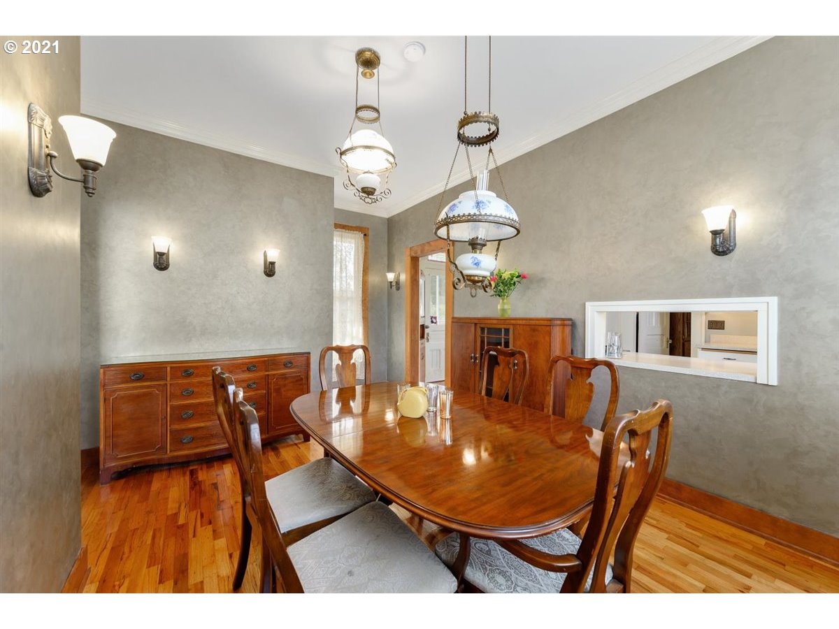 717 Southwest Levens Street Dallas, OR 97338 - Photo 12 of 32 Gallery Image 12
