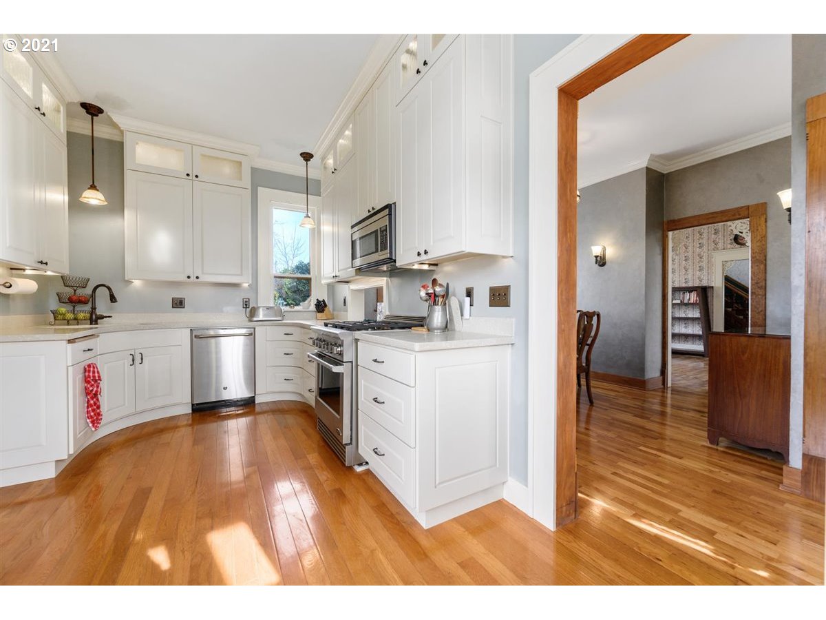 717 Southwest Levens Street Dallas, OR 97338 - Photo 14 of 32 Gallery Image 14