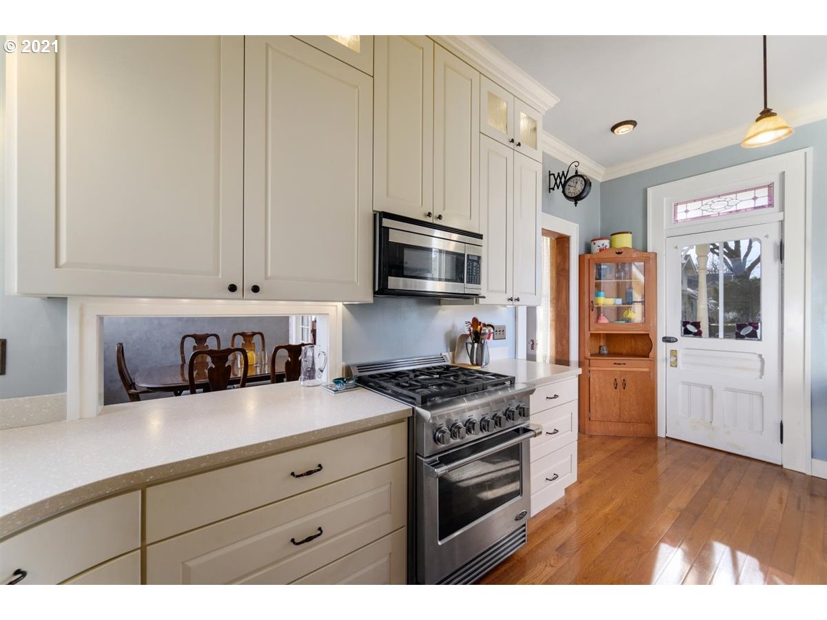 717 Southwest Levens Street Dallas, OR 97338 - Photo 16 of 32 Gallery Image 16