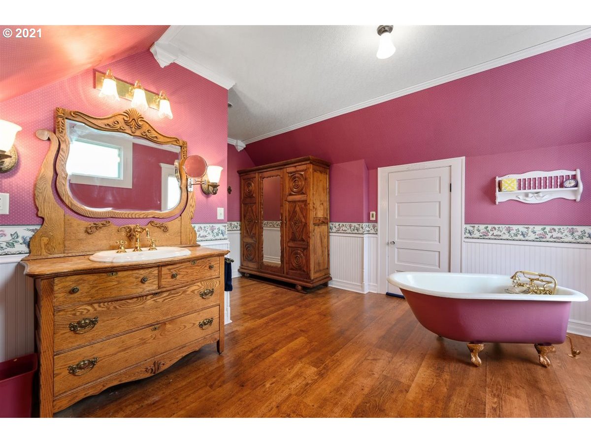 717 Southwest Levens Street Dallas, OR 97338 - Photo 23 of 32 Gallery Image 23