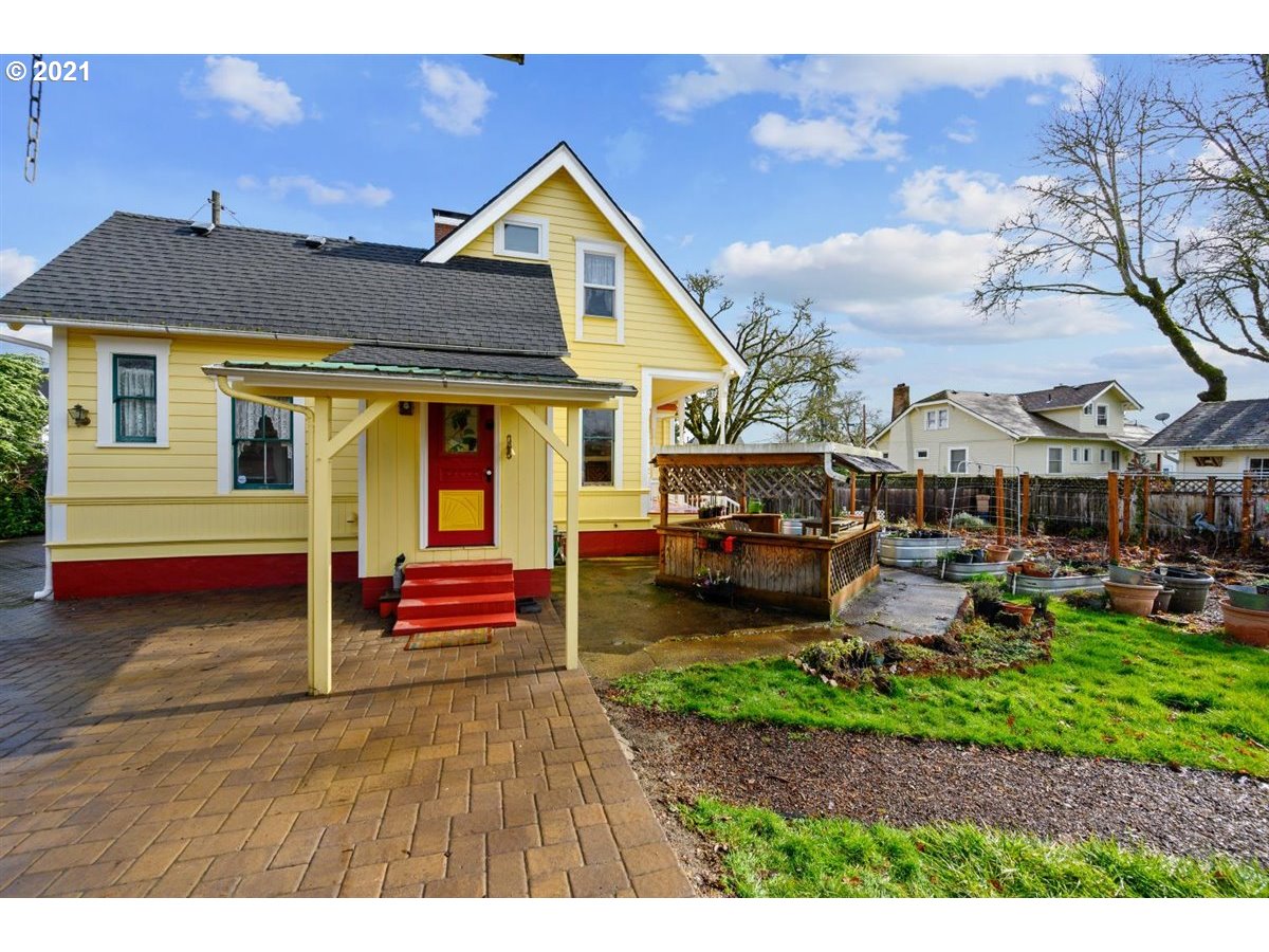 717 Southwest Levens Street Dallas, OR 97338 - Photo 30 of 32 Gallery Image 30