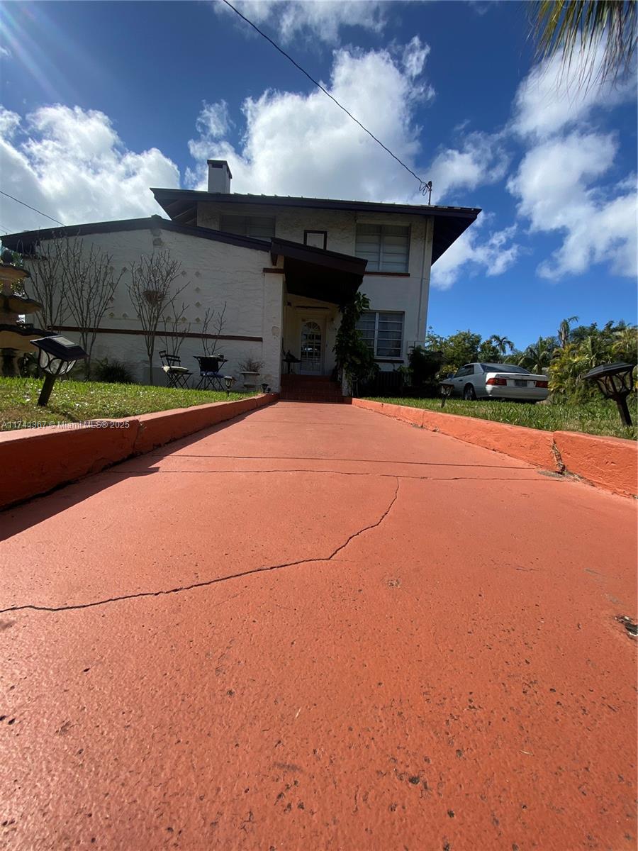 36 Southwest 20th Road Miami, FL 33129 - Photo 12 of 27 Gallery Image 12
