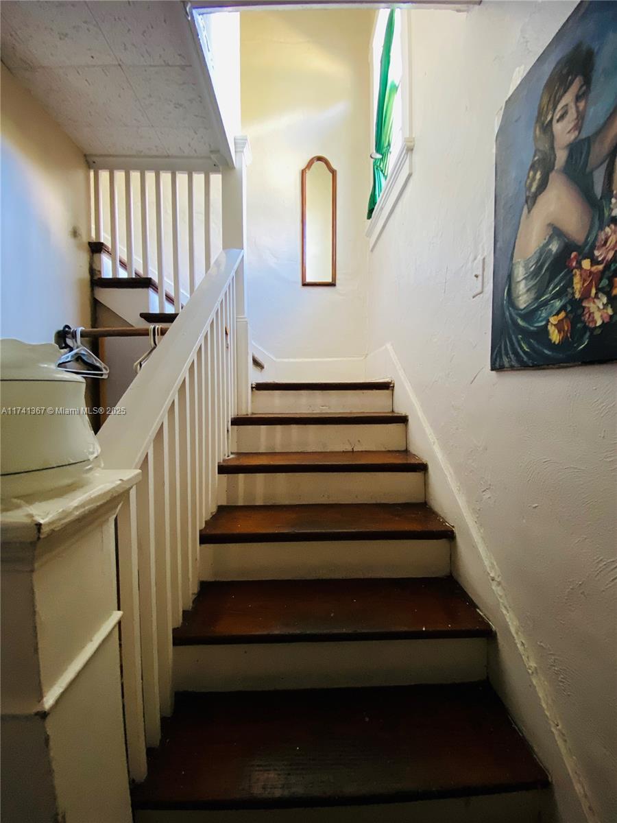 36 Southwest 20th Road Miami, FL 33129 - Photo 18 of 27 Gallery Image 18