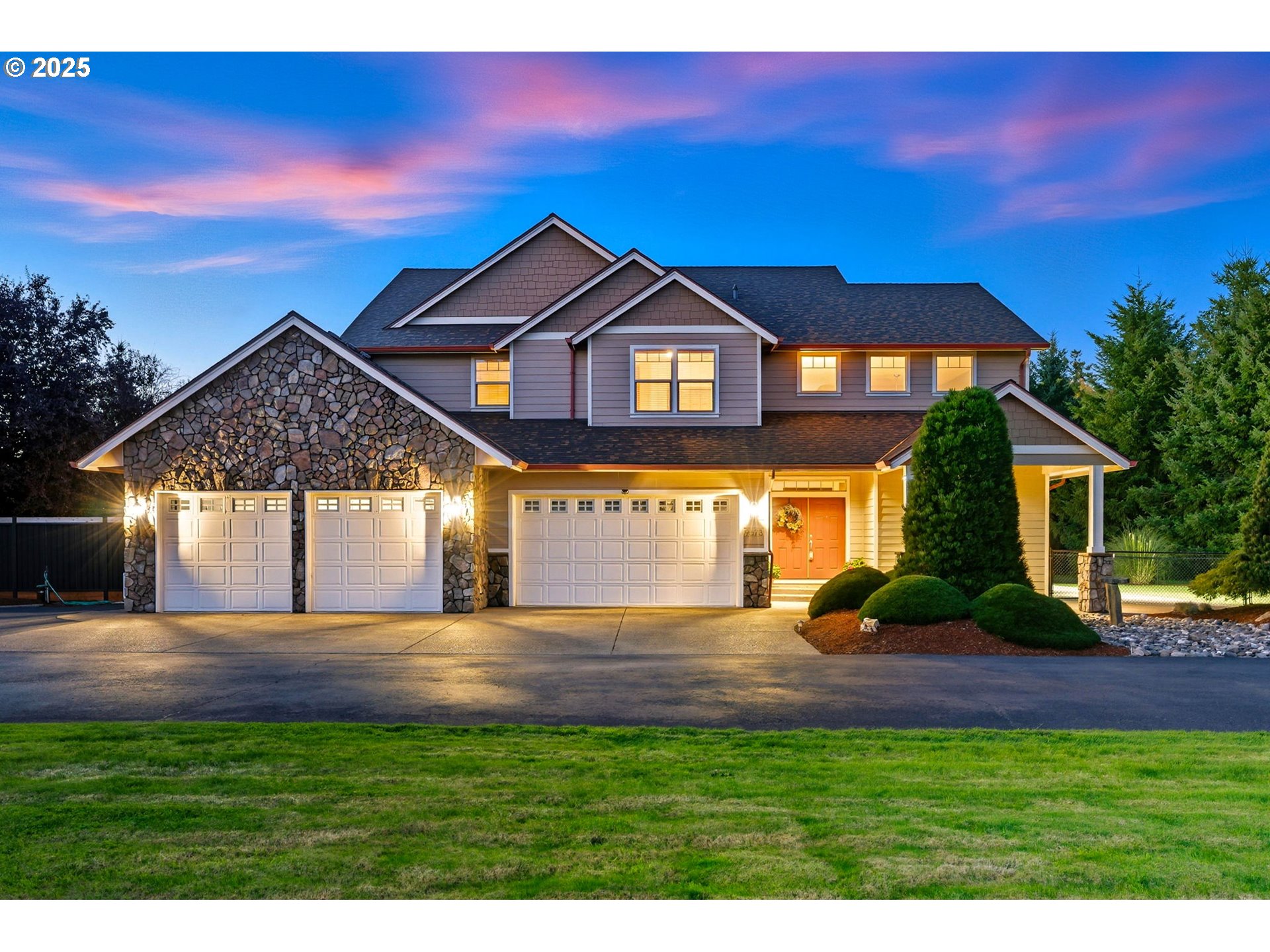 9573 South Gribble Road Canby, OR 97013 - Photo 1 of 48 a view of a house with a yard