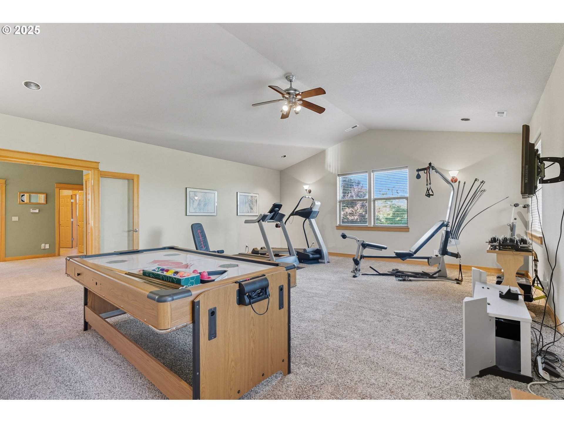 9573 South Gribble Road Canby, OR 97013 - Photo 39 of 48 a view of a workspace with furniture