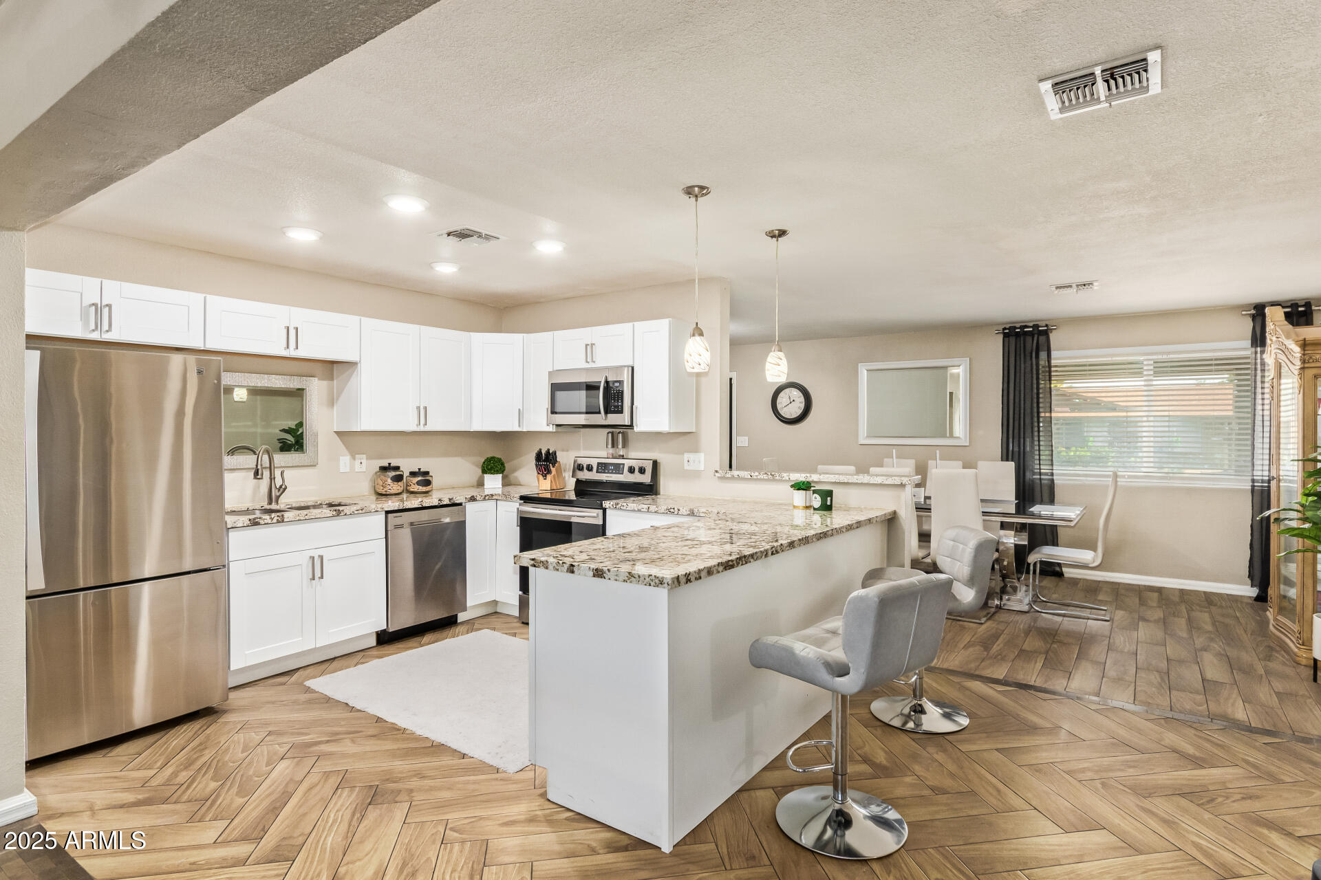 2320 West Bloomfield Road Phoenix, AZ 85029 - Photo 13 of 46 16 - Bloomfield