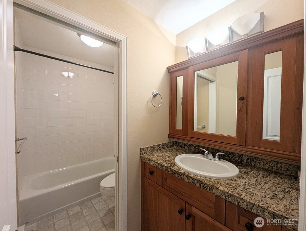 520 Maple Street, Unit 204 Edmonds, WA 98020 - Photo 17 of 20