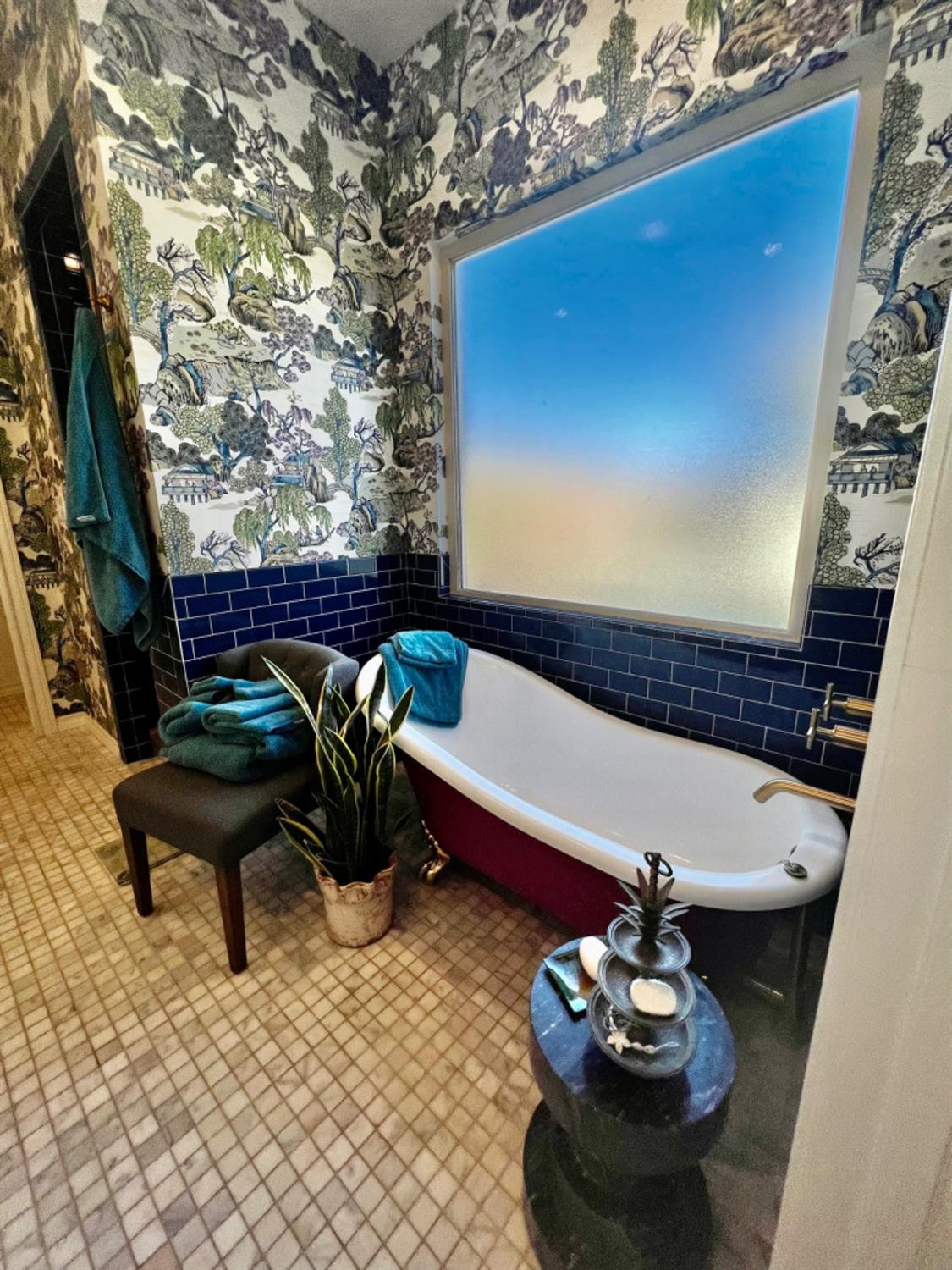 5902 112th Street Lubbock, TX 79424 - Photo 33 of 47 a view of a couches in the patio