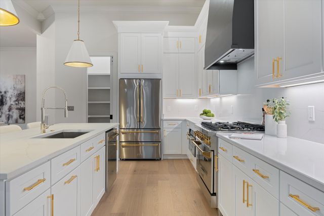 $2,280,000 | 937 South Douglas Avenue, Nashville, TN 37204